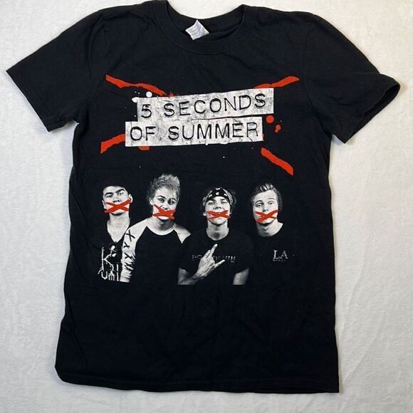 5 seconds of summer: rock‎ out 2015 band T-shirt- women’s small - Picture 1 of 5